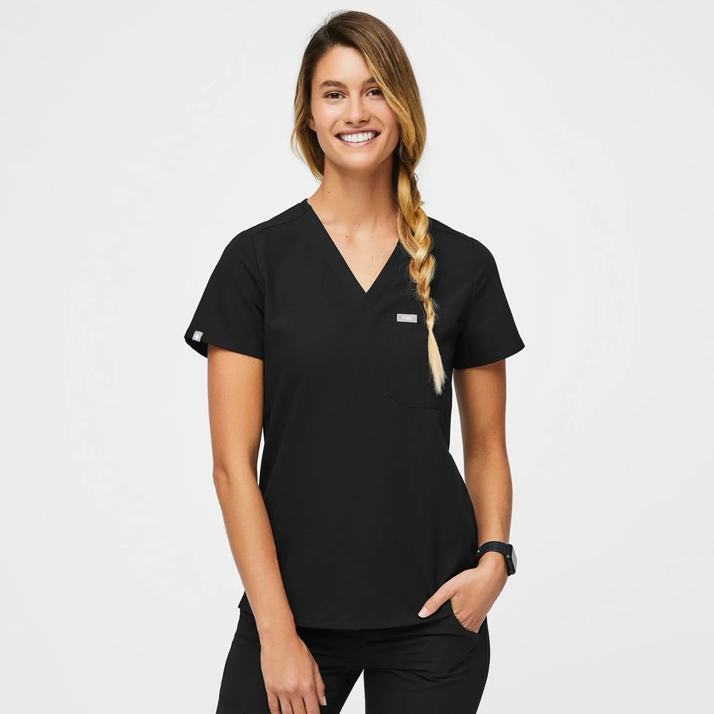Figs Women’s Black Catarina One-Pocket Scrub Top, Medium, NWT
